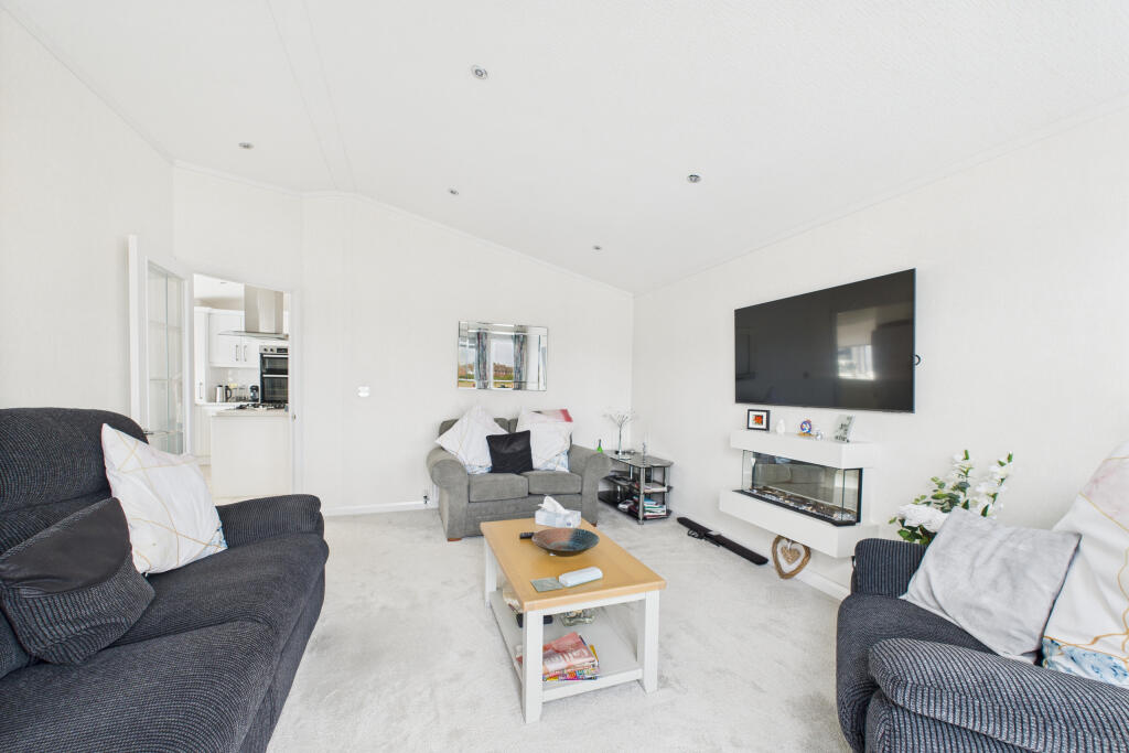 CAM05449G0-PR0024-STILL013