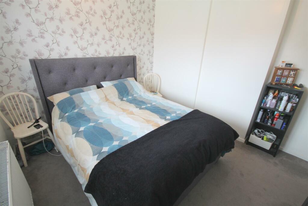 WR Bedroom 2ii.JPG