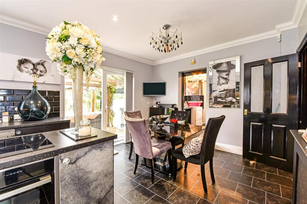 Kitchen &amp; Breakfast Area.jpg