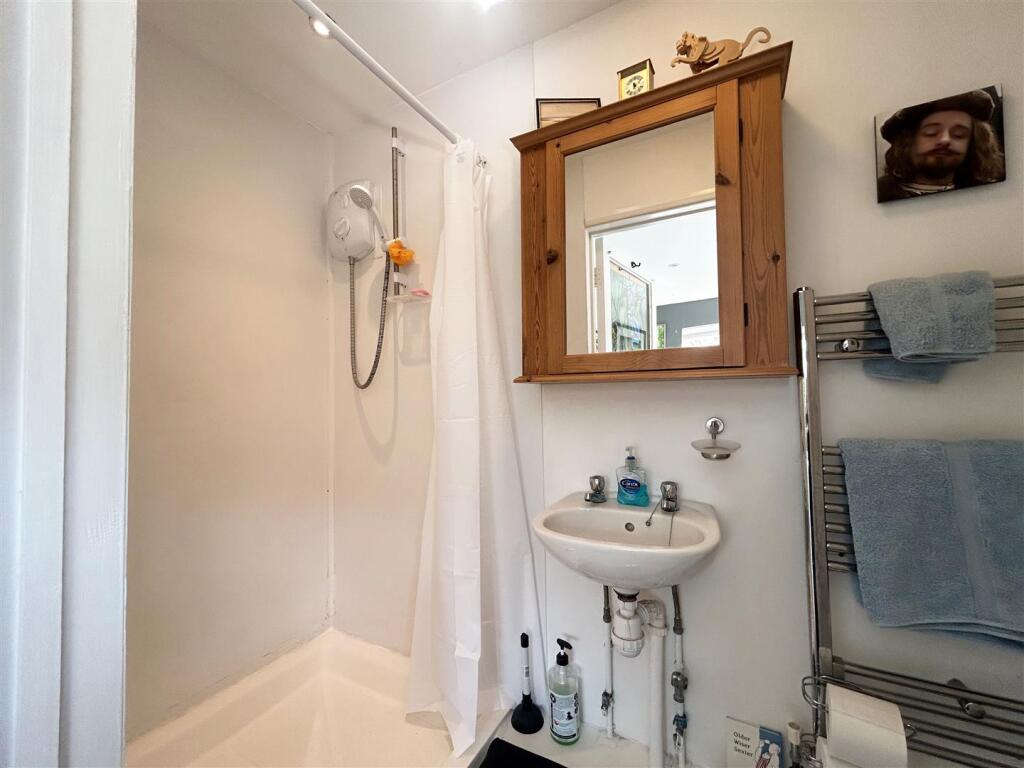 DOWNSTAIRS SHOWER ROOM