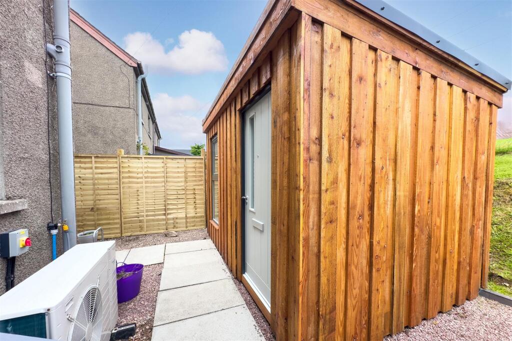 SUMMER HOUSE