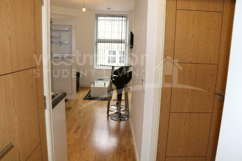 FLAT 4