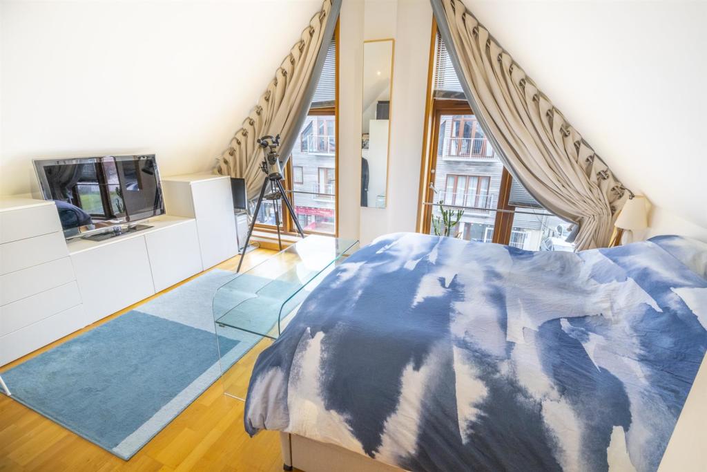 bed 1 pic 1.jpg