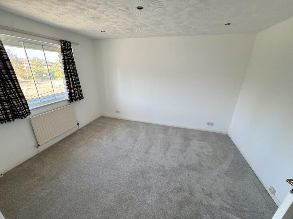 19b Woodbridge Ro...