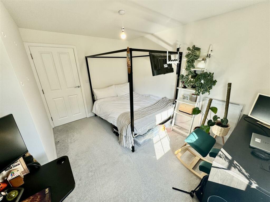 BEDROOM 2 (2)