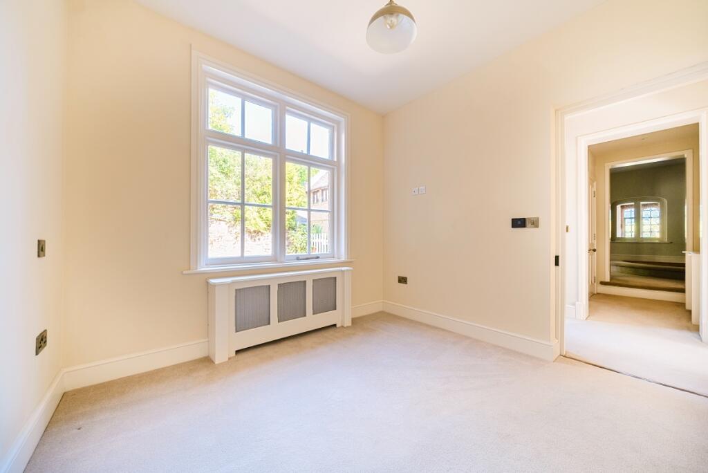 1293650-5-682502d...