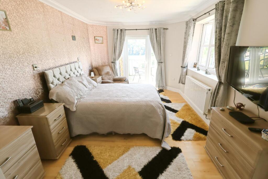 PRINCIPAL BEDROOM SUITE