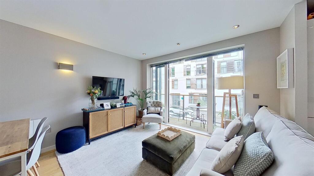 The-Retreat-Furmage-Street-Earlsfield-SW18-0713202