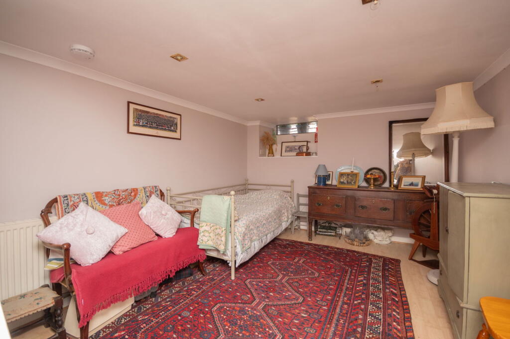 Academy Road, Crieff, PH7 4AT