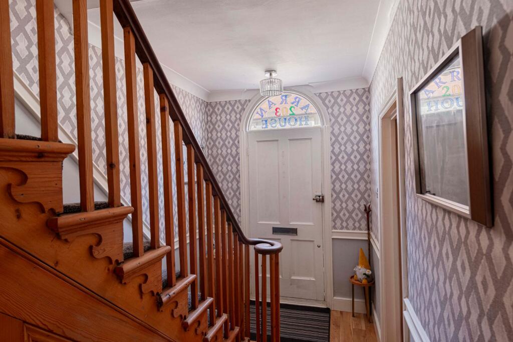 Entrance Hall (4)