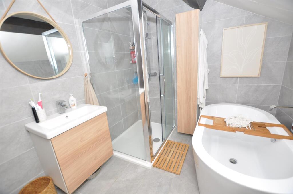 Bathroom/Shower Room