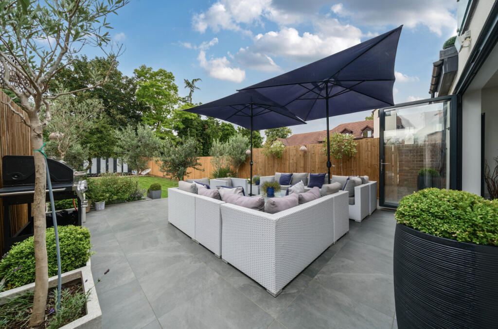 1330344-3-6884ebe...