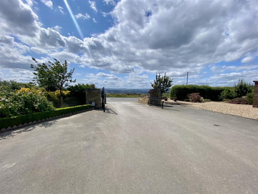 Bramleys Estate Agents - The Orchards - Bellstring