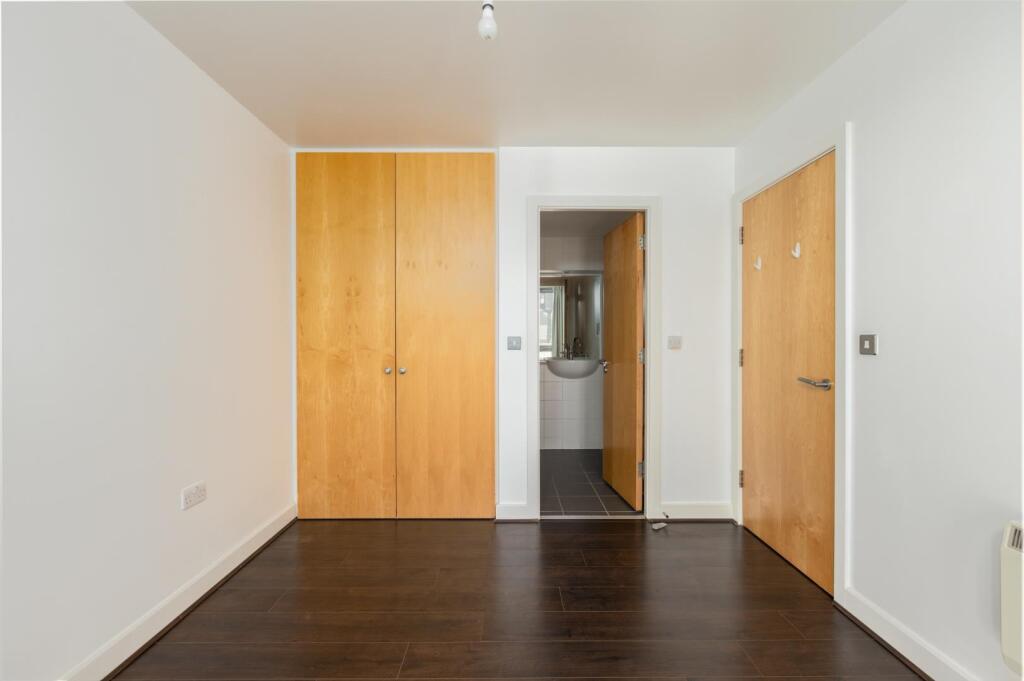 Flat 100, Hamilton Court, BS2-3.jpg