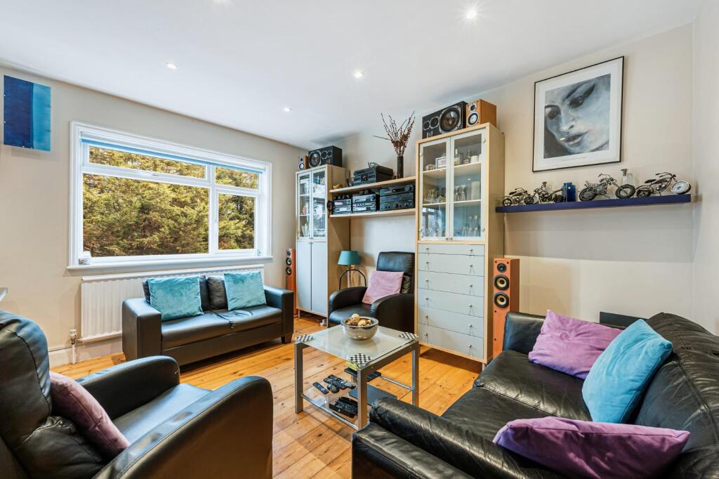 Eastbourne Avenue, W3