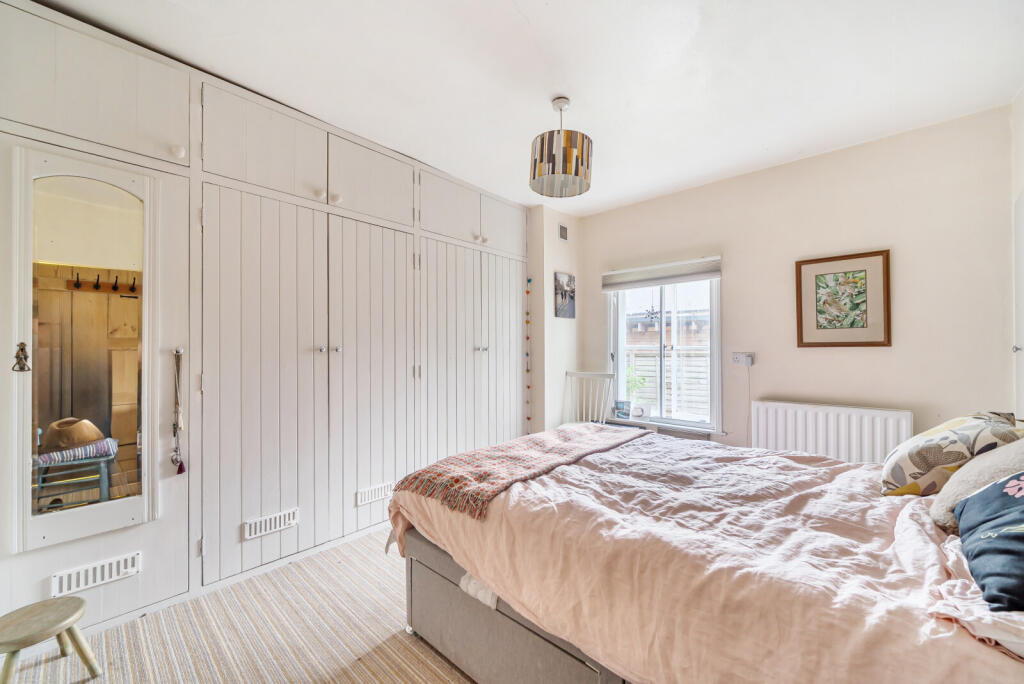 1373697-3-690243b...