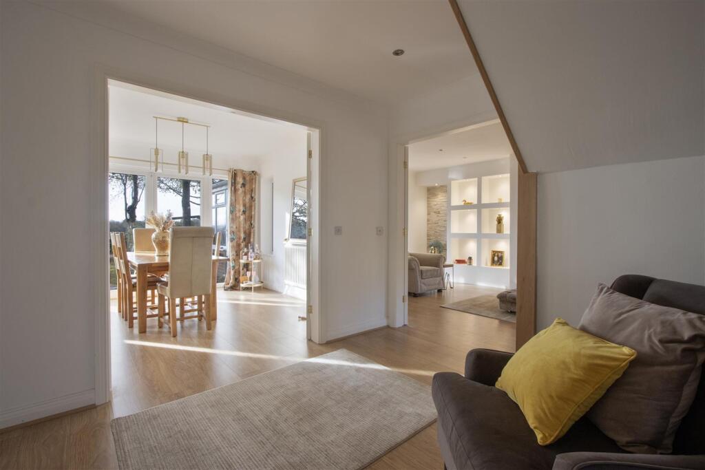 Spacious Entrance Hall