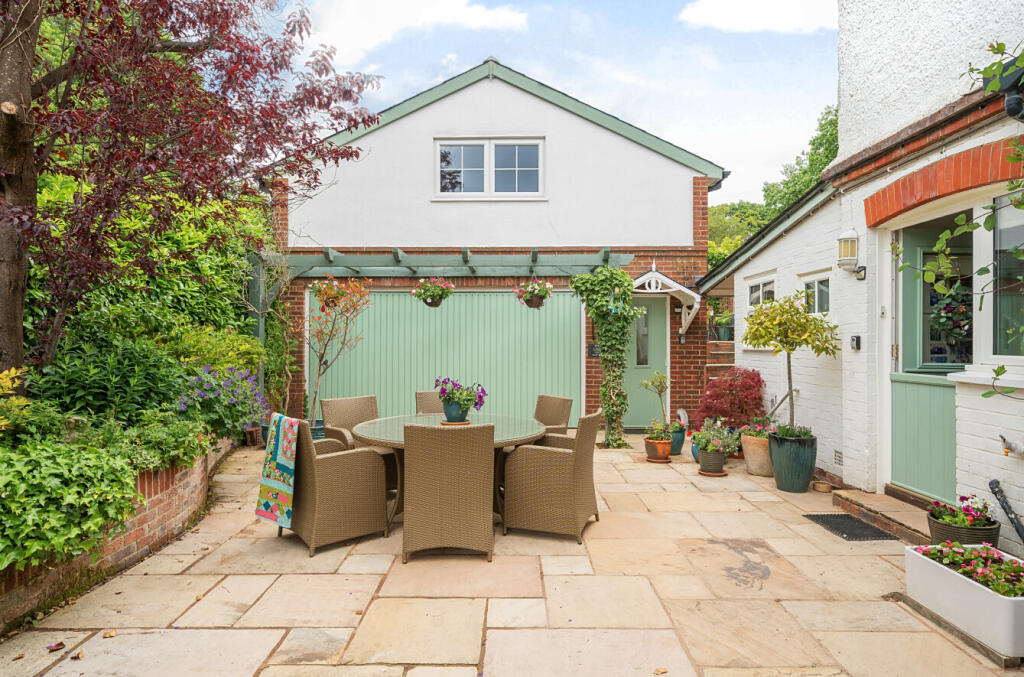 1301629-26-683a05...