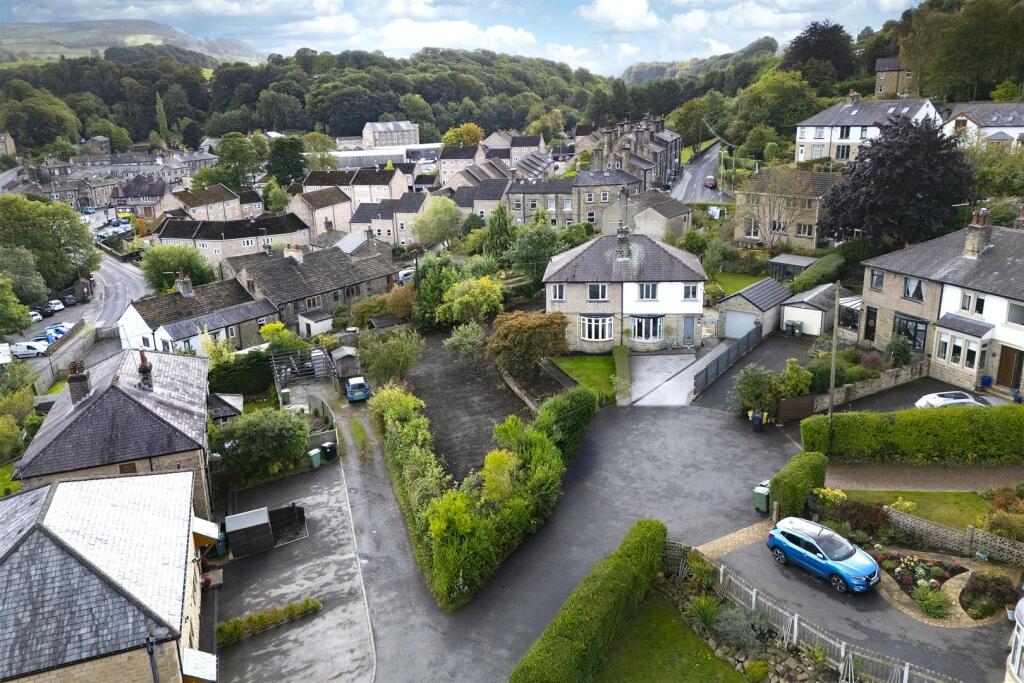 Bramleys Estate Agents - The Crescent - New Mill (