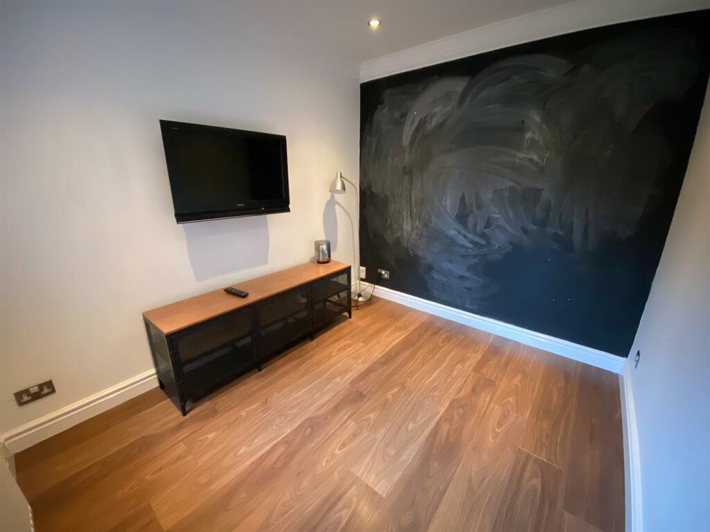 14 Longthorpe Close Littleover-4013.jpg