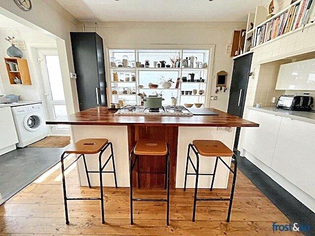 Kitchen/Dining Area