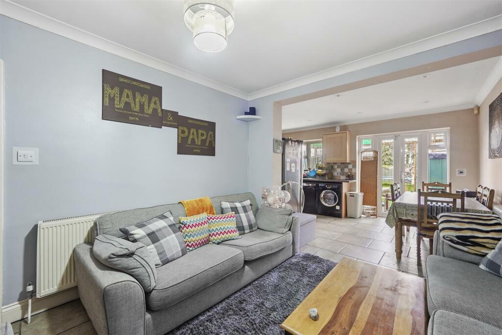 15 West Court - 4xlzyWfLQGv2RiDVrtfk.jpg