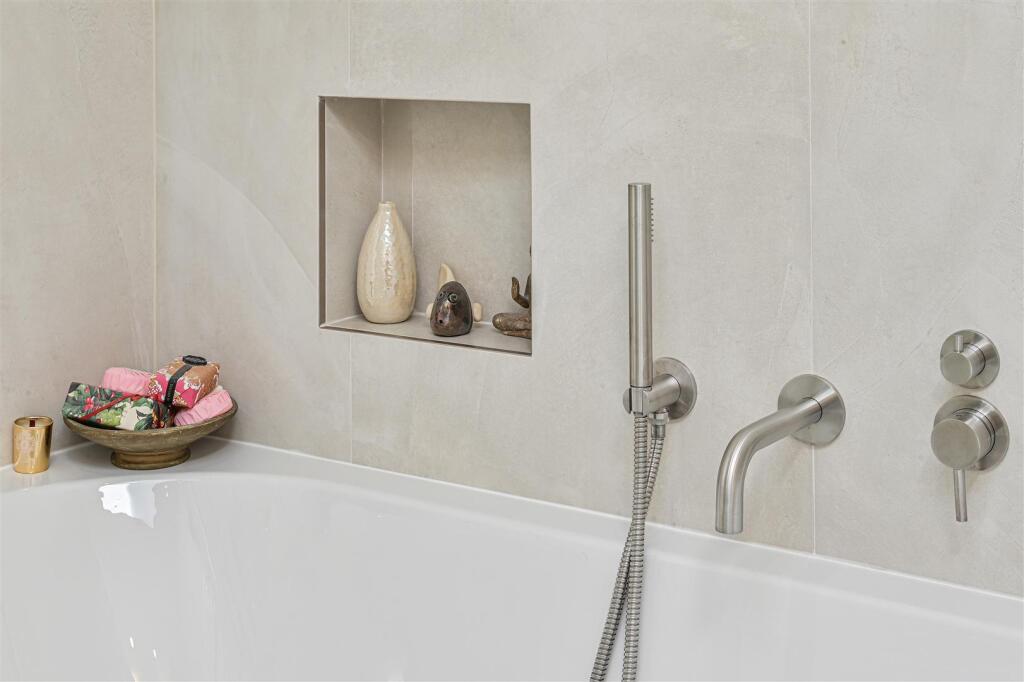 ALEXANDRA ROAD (29).jpg