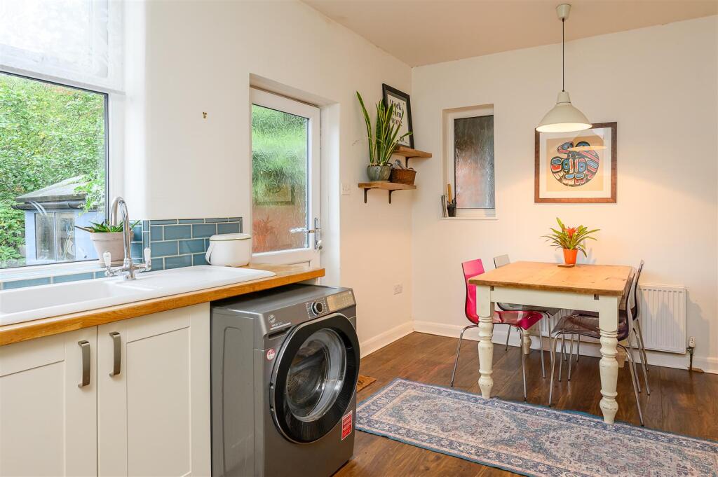 KITCHEN DINING