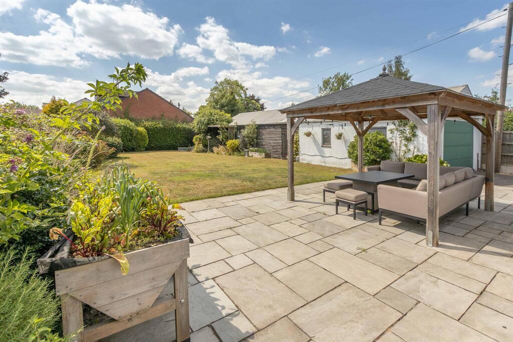 2 Barby Lane, Rugby (6).jpg