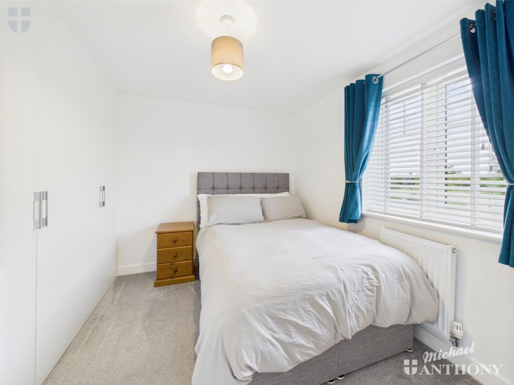 CAM03852G0-PR0297-STILL009