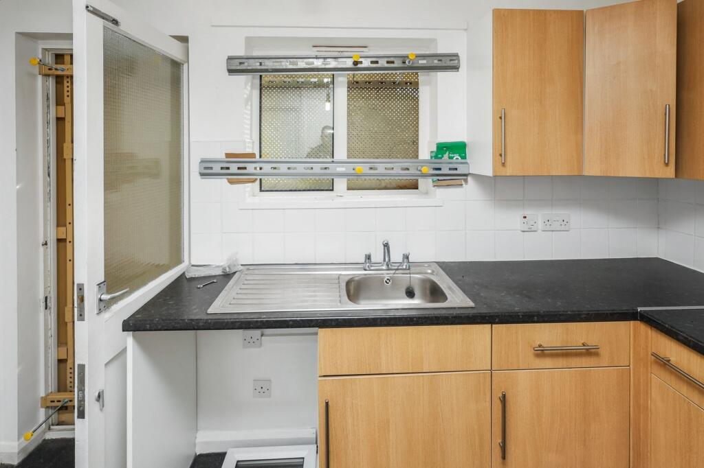 Ground Floor Flat, 37 St Stephen's Road, Bow, London E6 1AN