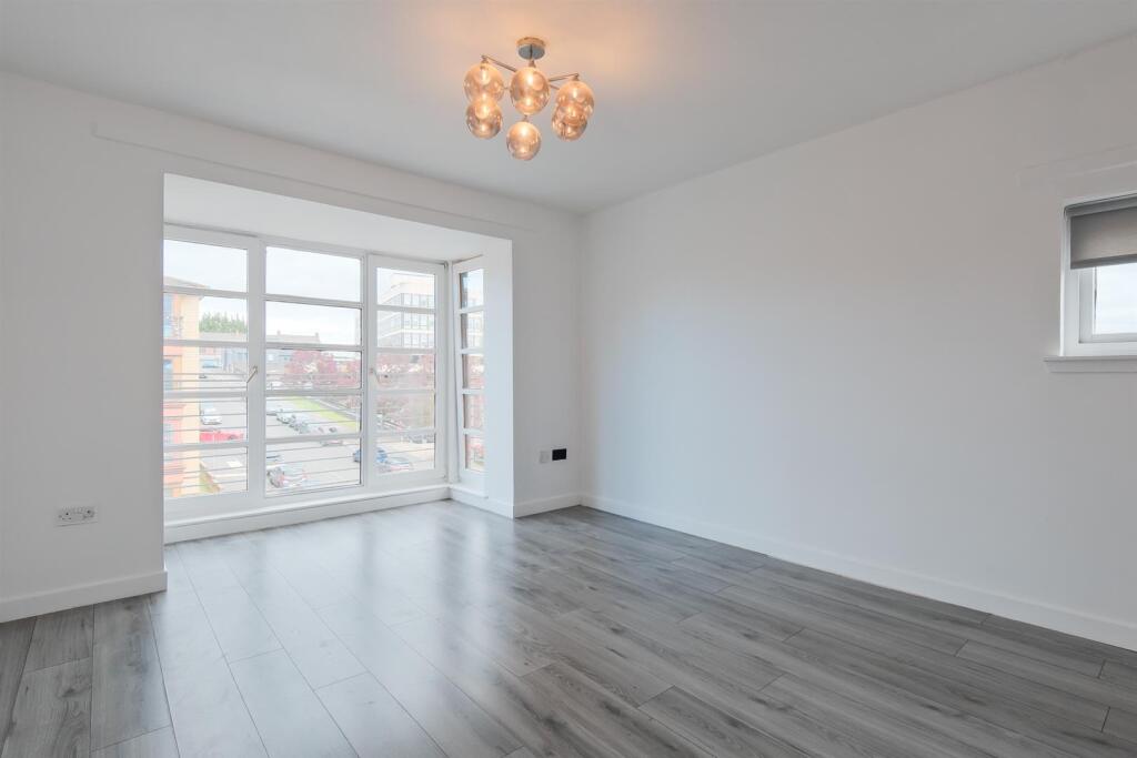 007-32 Cairn Court, Motherwell, ML1 1TD.jpg