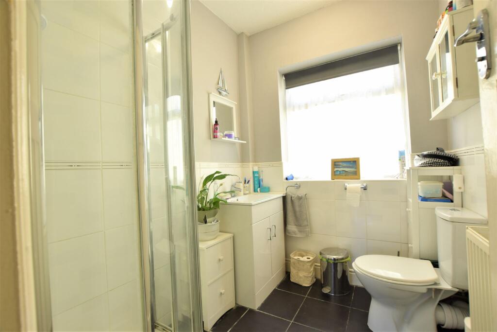 SHOWER ROOM