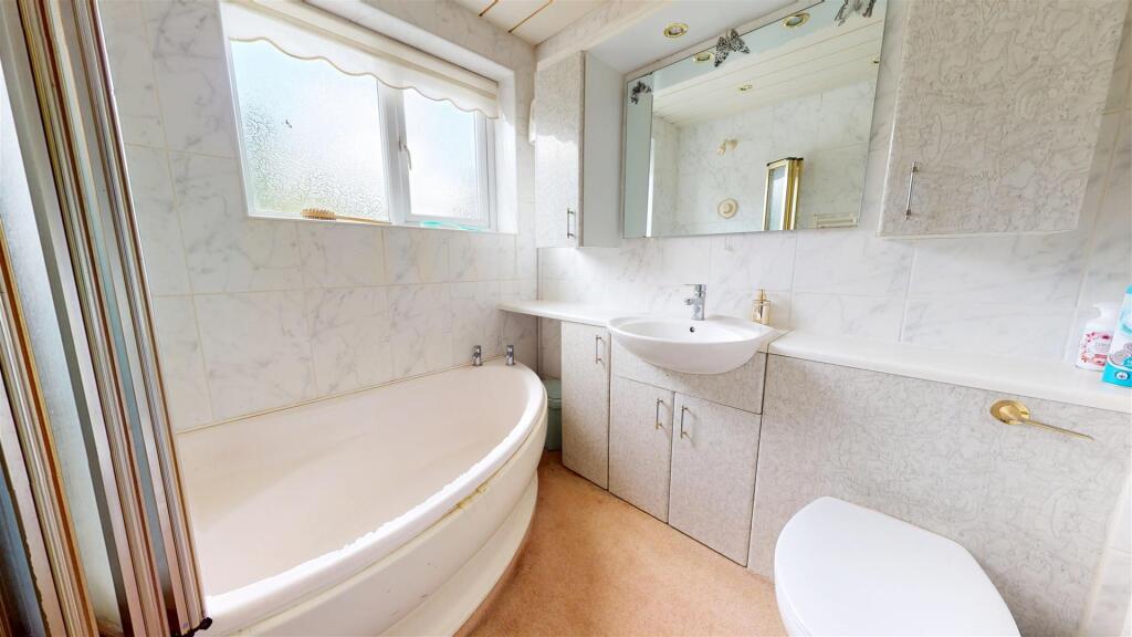 Avondale Road Bathroom