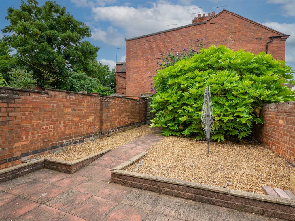 garden 1.jpg