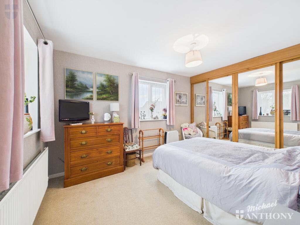 CAM03218G0-PR0546-STILL001