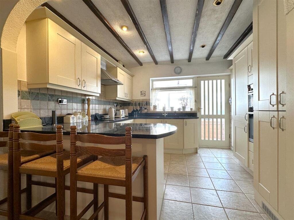 Beamed Breakfast Kitchen 805