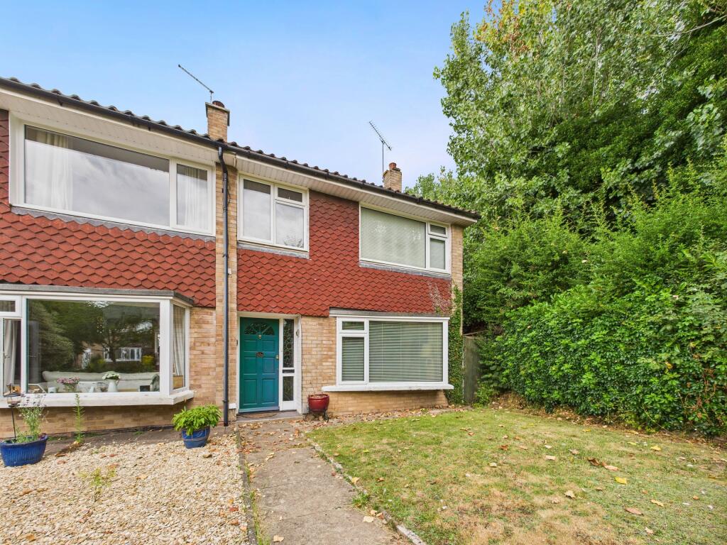 CAM01354G0-PR0566-STILL015