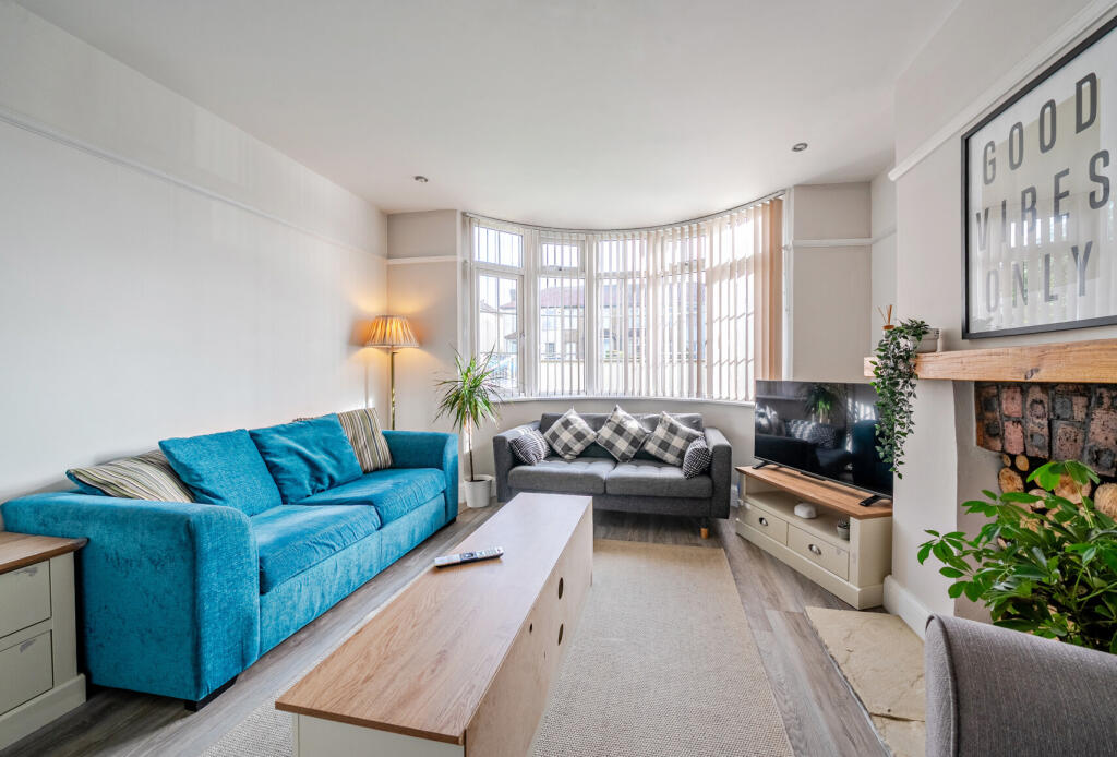 1372724-11-68fb6a...