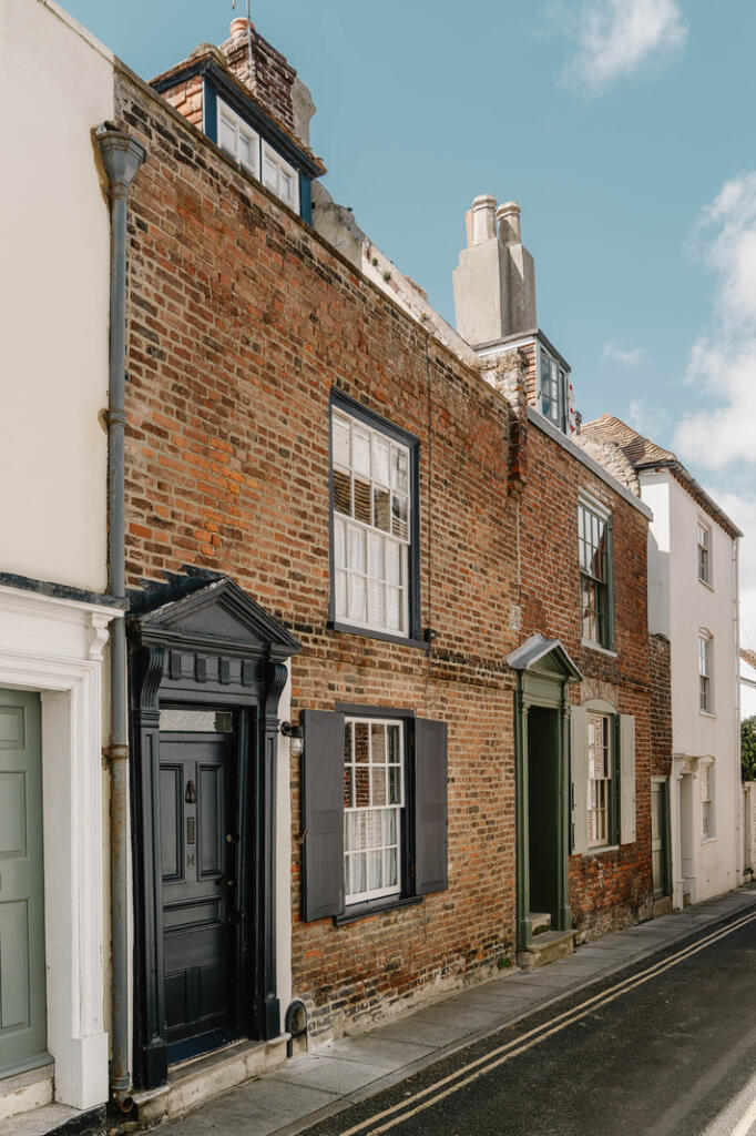 297900 - Dolphin Street_High Res-5.jpg