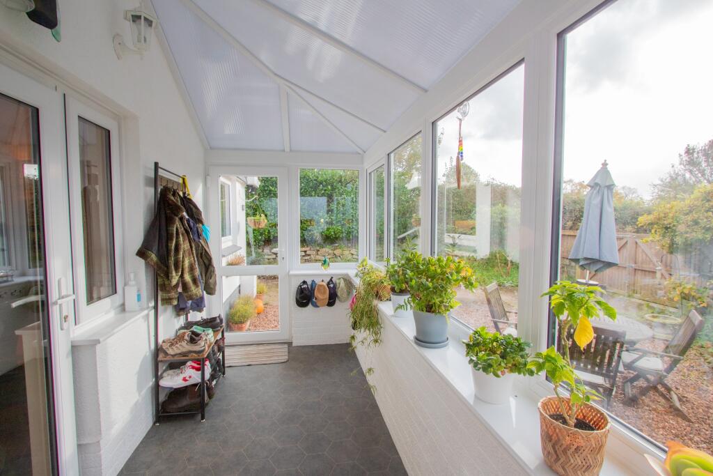 Entrance porch/Conservatory