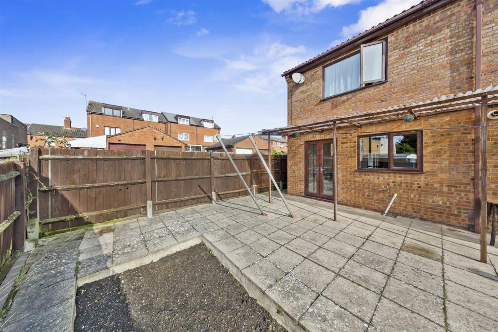Right Hand Semi Garden