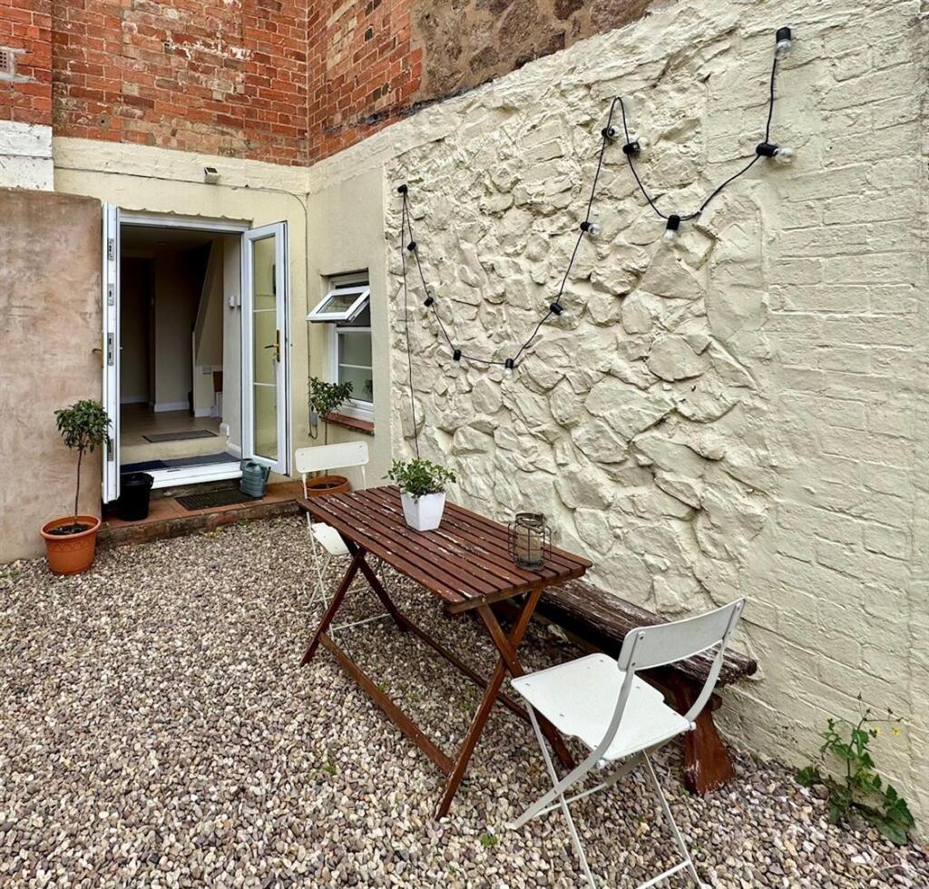 34 Patio.jpg