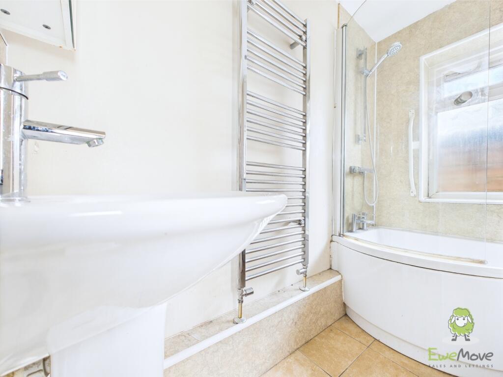 CAM01543G0-PR0130-STILL011