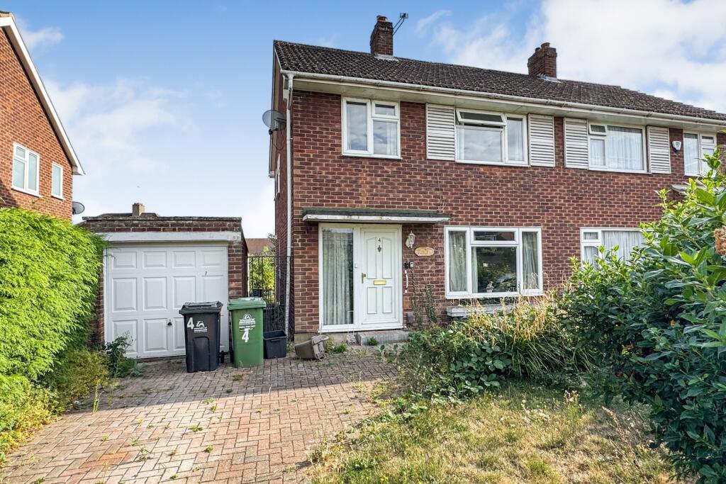 4 Field Way, Hoddesdon, Hertfordshire, EN11 0QN