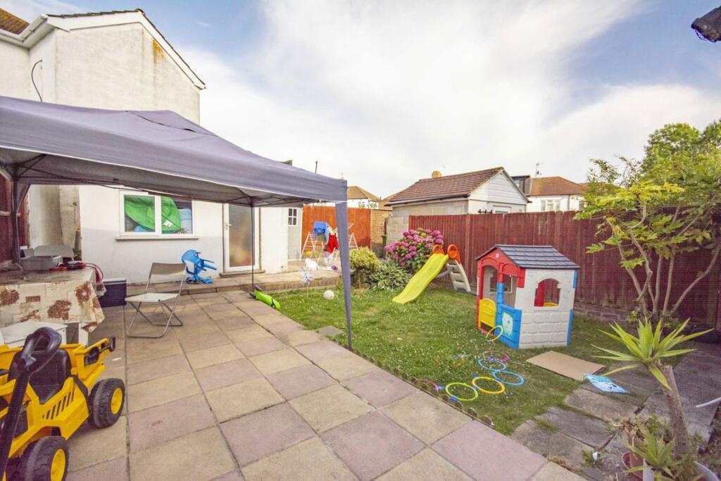 Davidson Frost-Wellings, DFW, Turner Road, Garden.