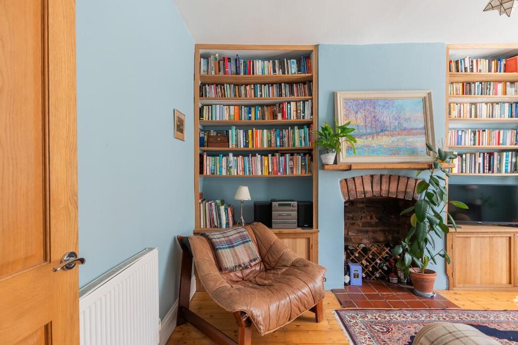 3Y7REN - Living Room D.jpg