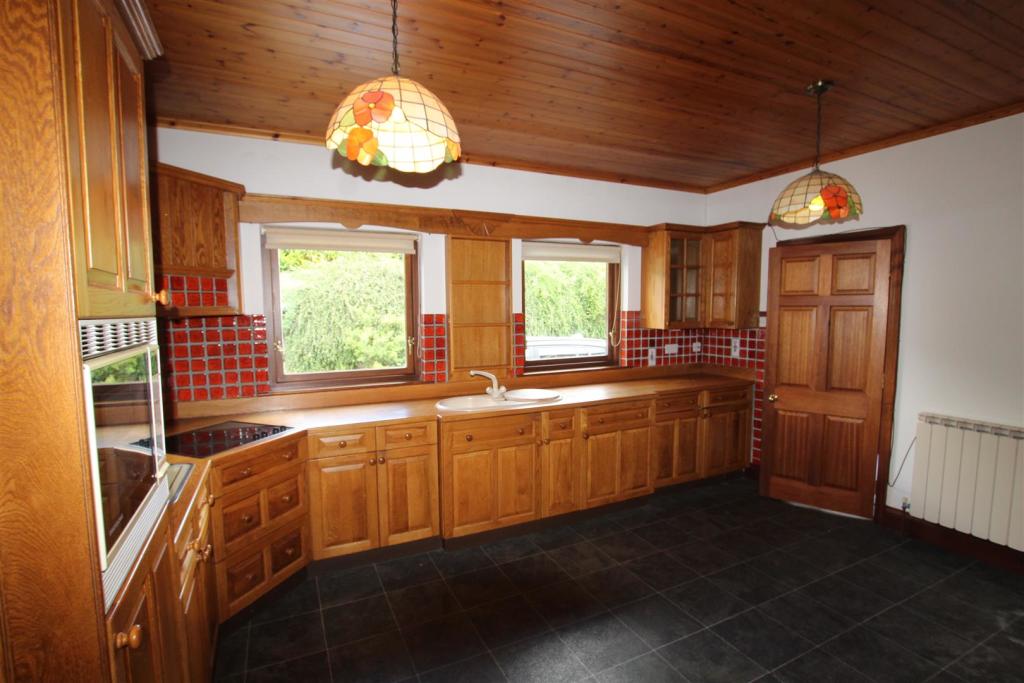 kitchen 2.JPG