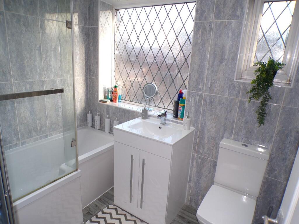LordLane157bath.JPG