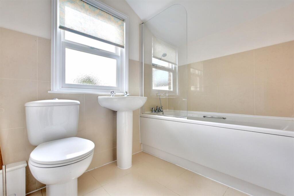 Bathroom_2.jpeg